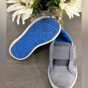 UGG sneakers toddler size 7